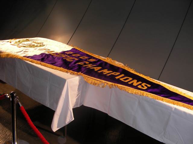 斜めから撮影した優勝ペナント